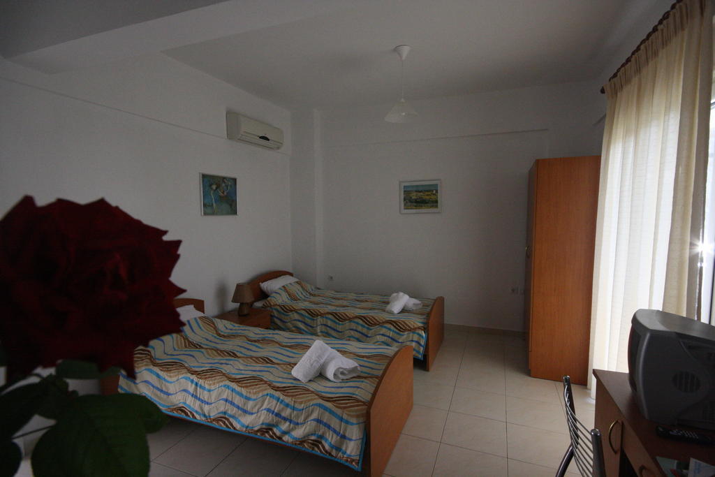 Pavloudis Apartments Psakoudia Room photo